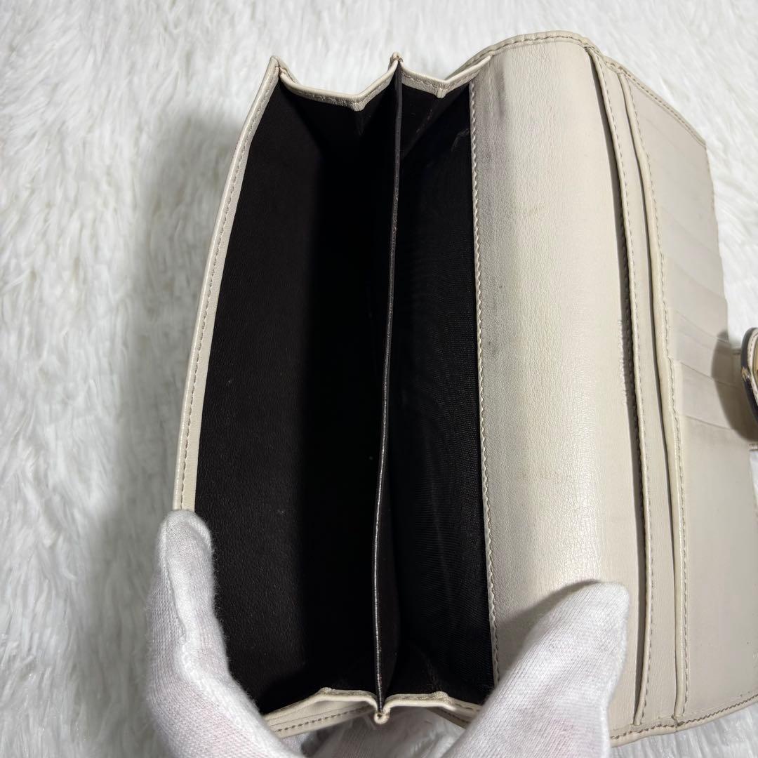 美品✨ グッチ 長財布 ラブリーハート GGキャンバス レザー 白 二つ折り