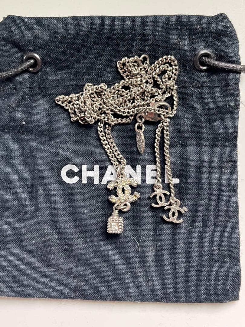 CHANEL シルバー色 チェーンネックレス