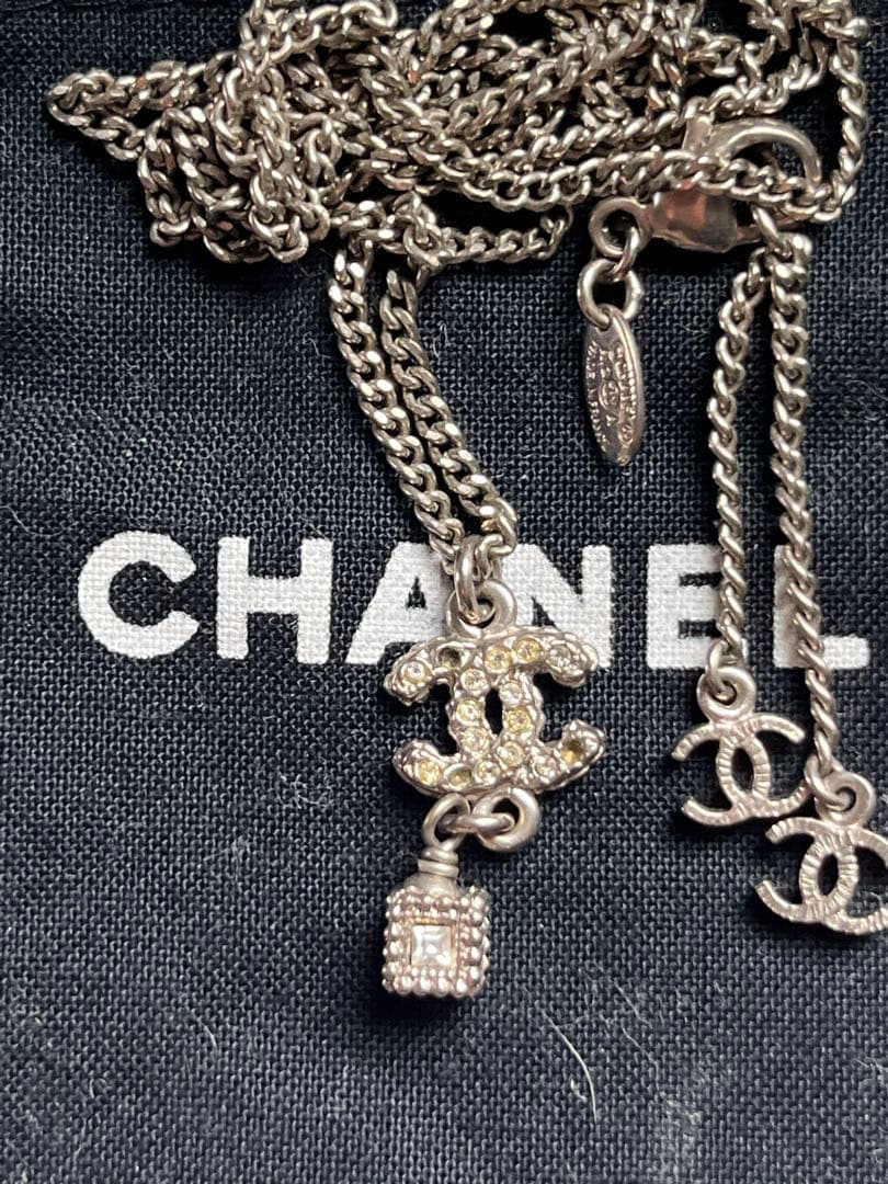 CHANEL シルバー色 チェーンネックレス