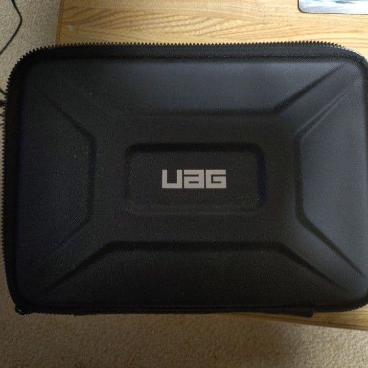 富士通 FMV LOOX FMVL90GB 　UAGケース