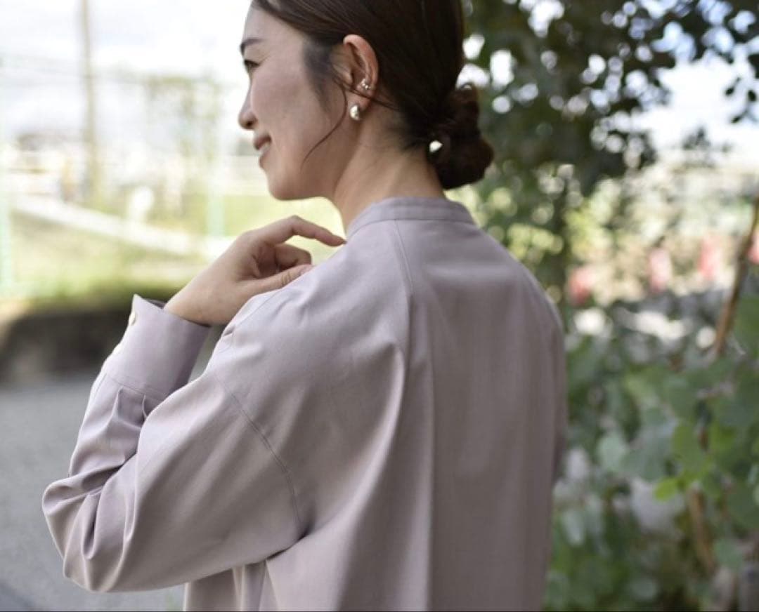 ＊our＊シワになりにくい胸元切り替えロングシャツ［グレイッシュピンク］