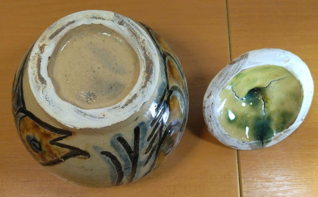 人間国宝 金城次郎 盒子(蓋物,香合）栞 共箱 美品 やちむん 壺屋焼 壷屋焼