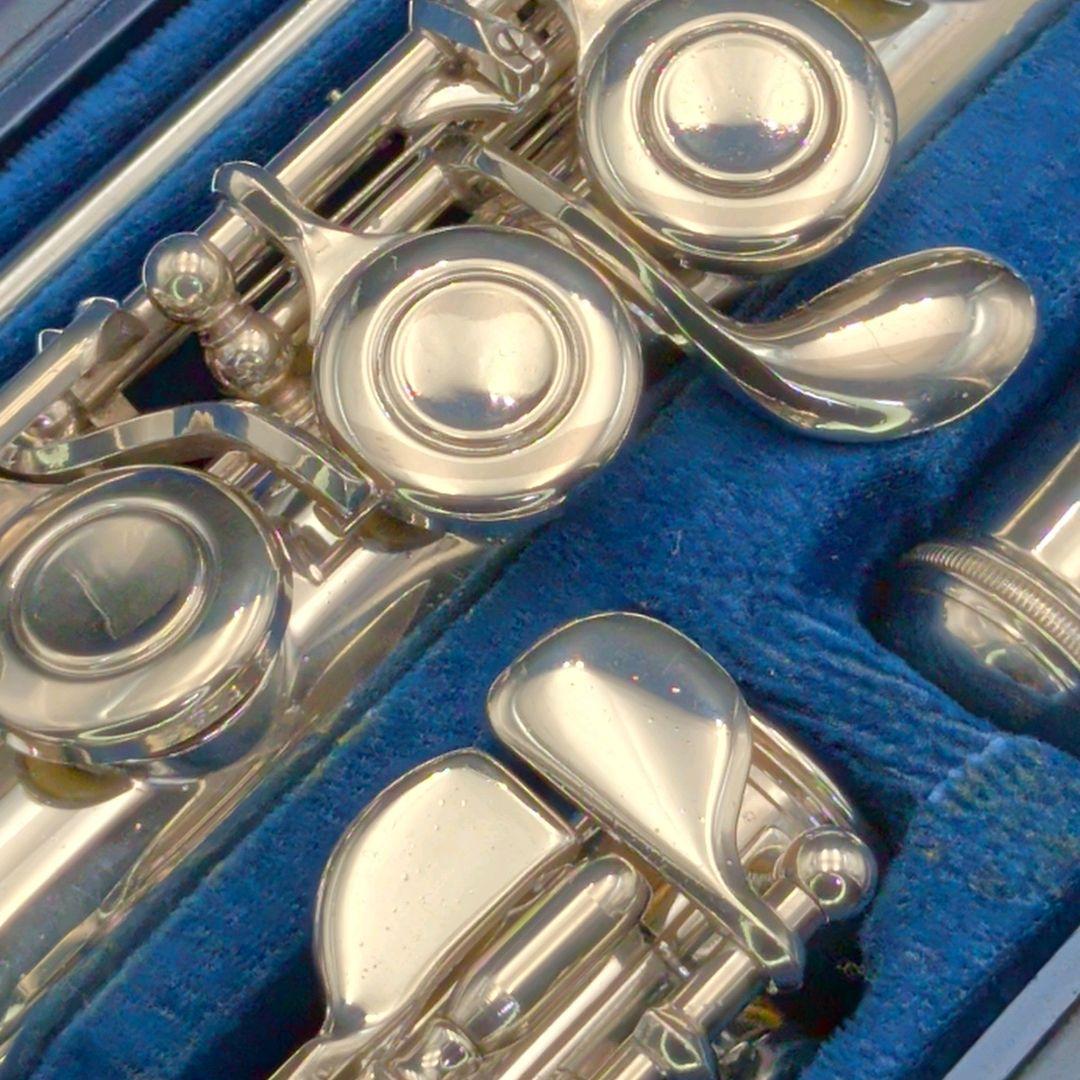 フルート　調整済　ヤマハYFL211S(Eメカ.銀メッキ仕様)