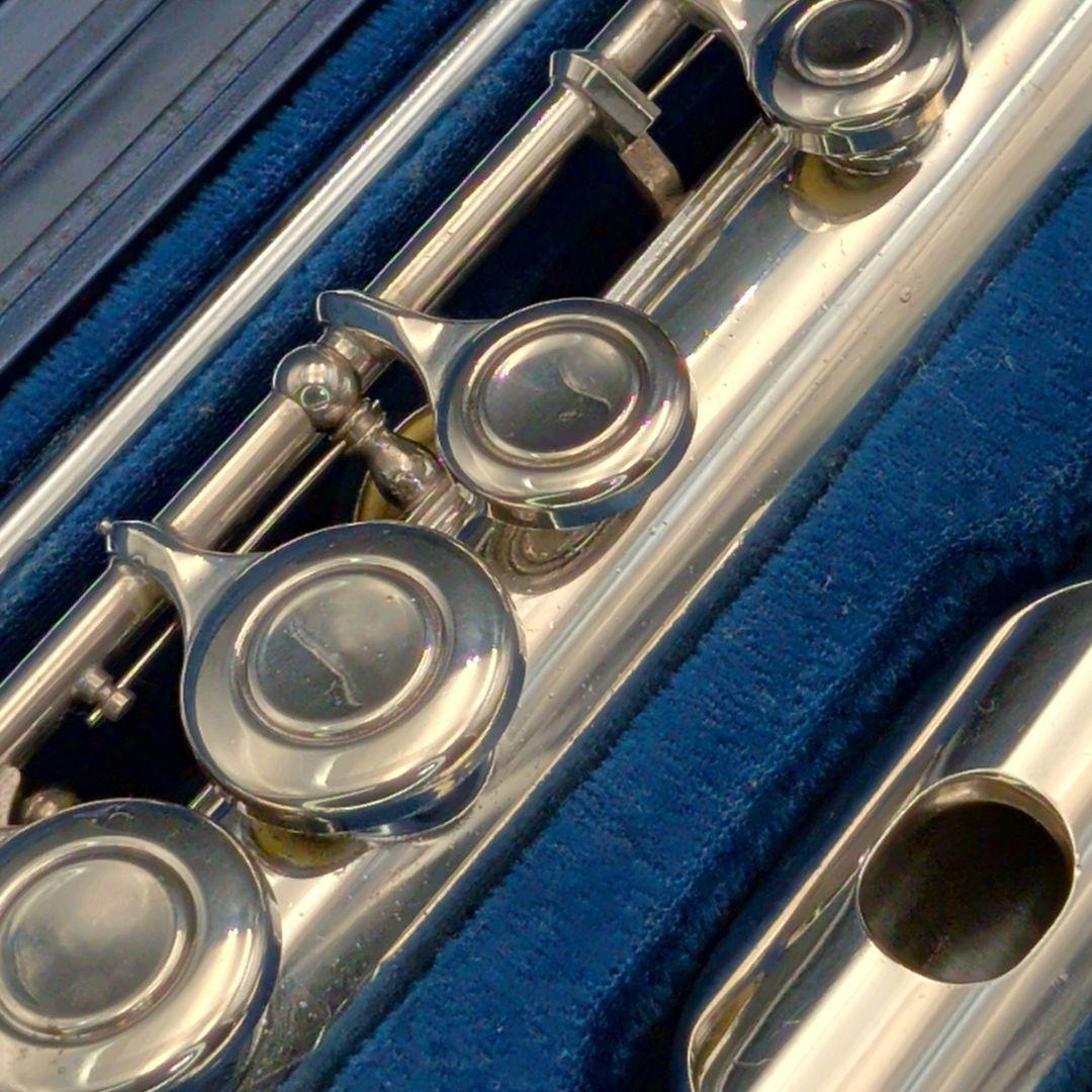 フルート　調整済　ヤマハYFL211S(Eメカ.銀メッキ仕様)