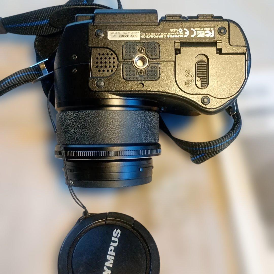 OLYMPUS C-8080 Wide Zoom デジタルカメラ