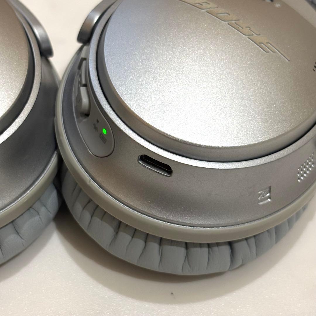 美品✨BOSE ヘッドホン QuietComfort35 廃盤カラー シルバー