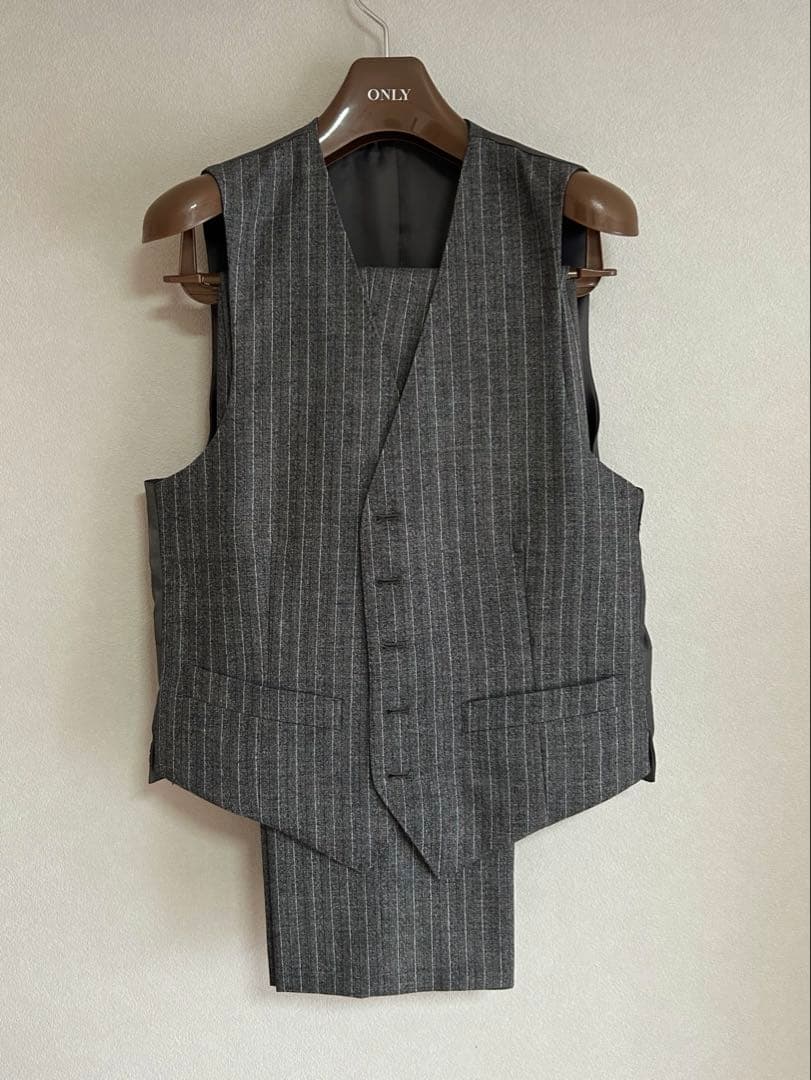 【SG様】ONLY グレー ストライプ 3Pビジネススーツ