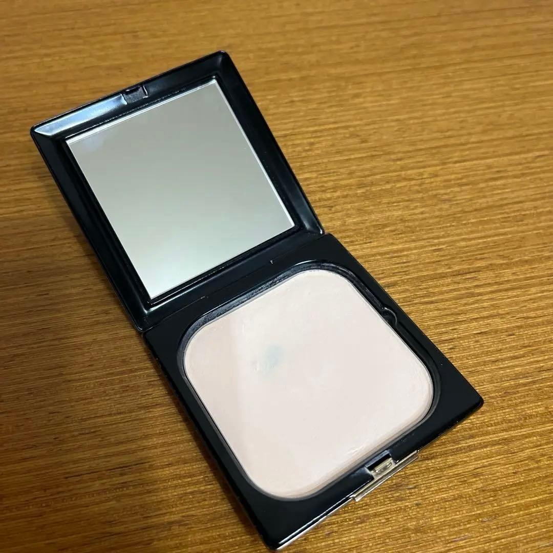 クレドポーボーテ　プードルコンパクトエサンシエルｎ　（エレガントスリム）