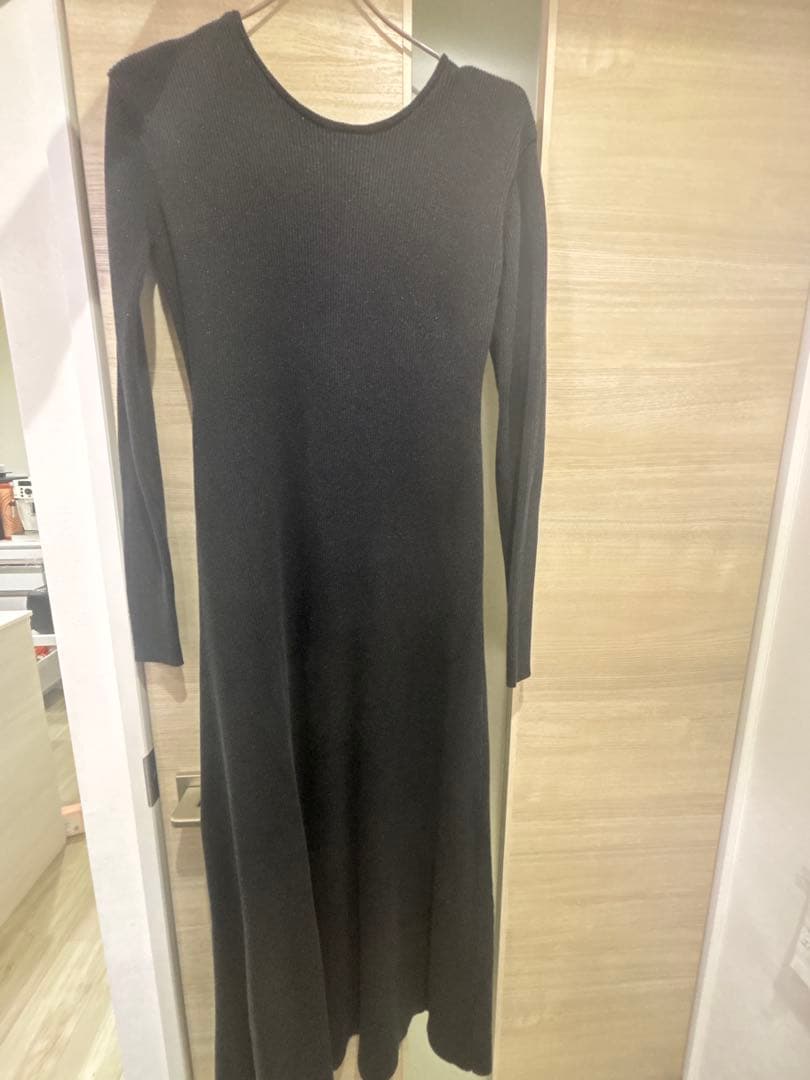 美品 anuans グリッターリブニットワンピース　（BLACK）