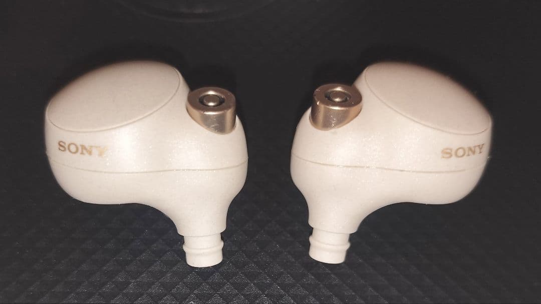 ソニー WF-1000XM4 バッテリー新品交換済 プラチナシルバー