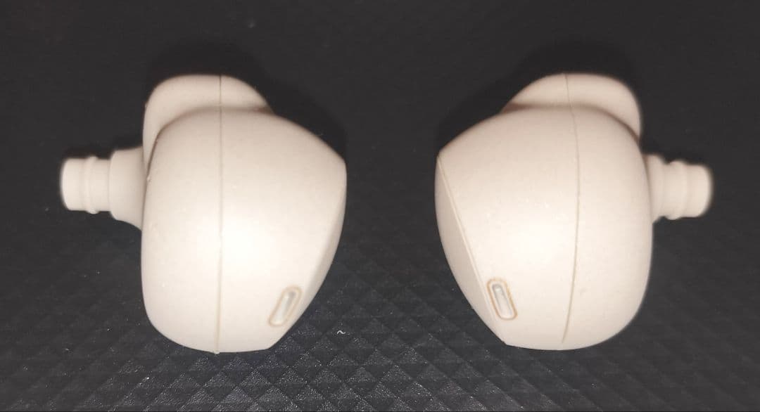 ソニー WF-1000XM4 バッテリー新品交換済 プラチナシルバー