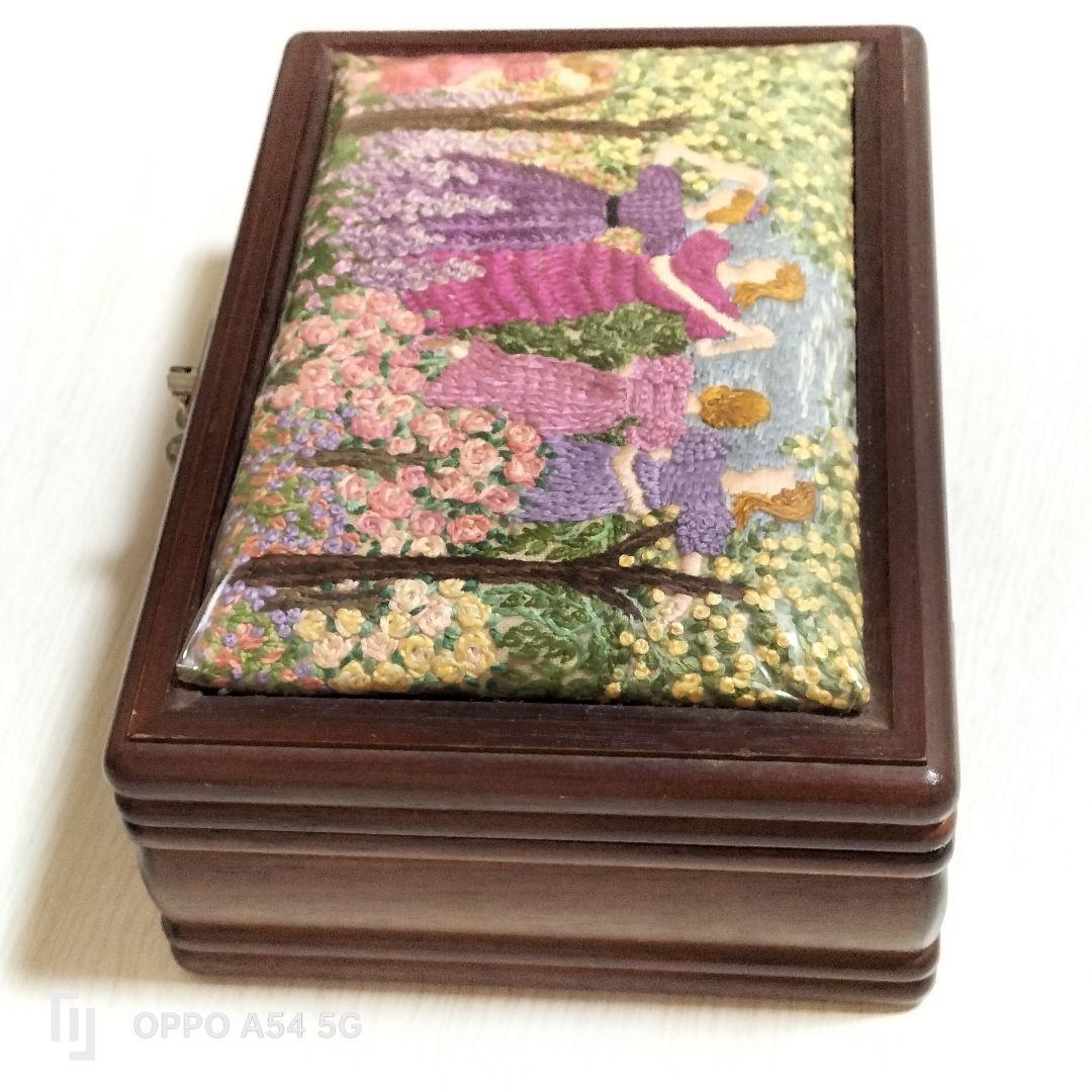 刺繍　アクセサリー木製ボックス 2個