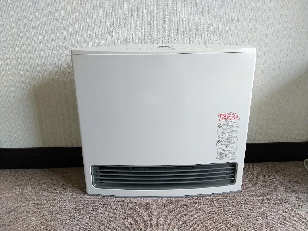 プロパンガスファンヒーター ホワイト スリムデザイン　未使用