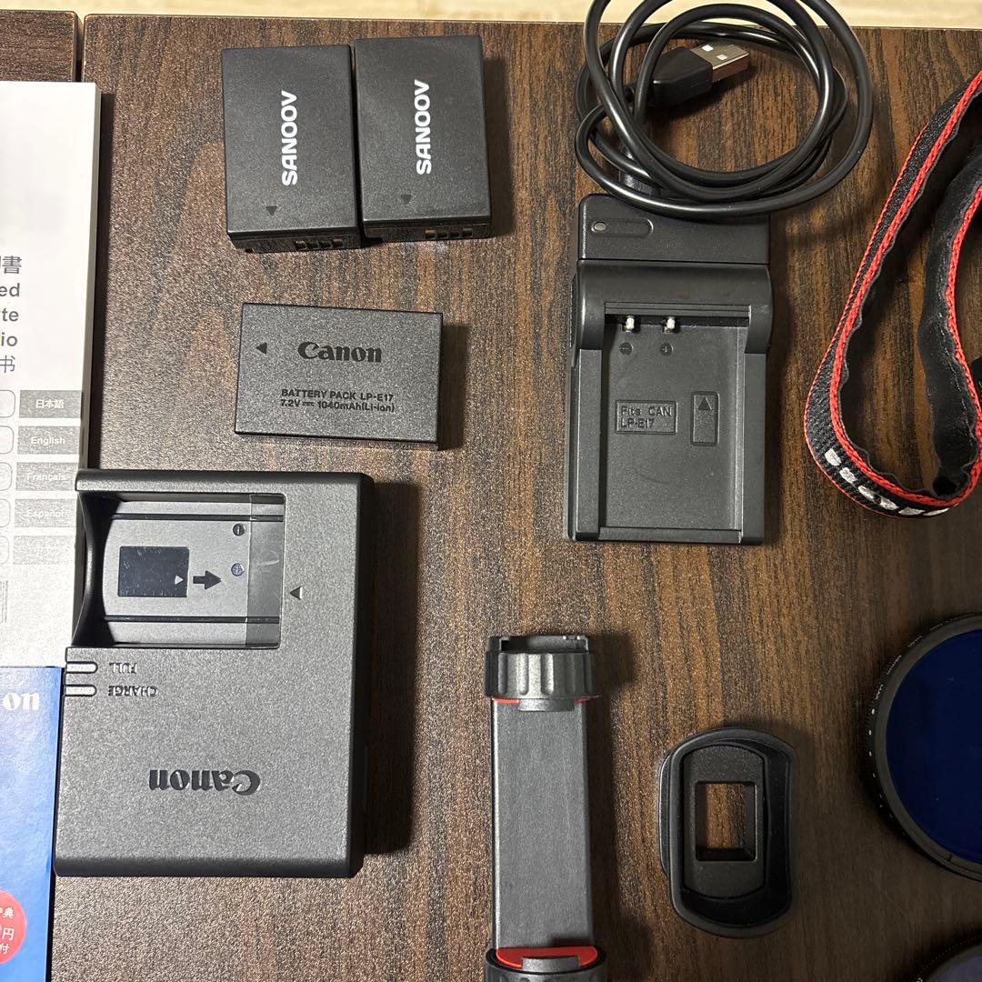 Canon EOS Kiss X10 ダブルズームセット／付属品・箱・取説完備