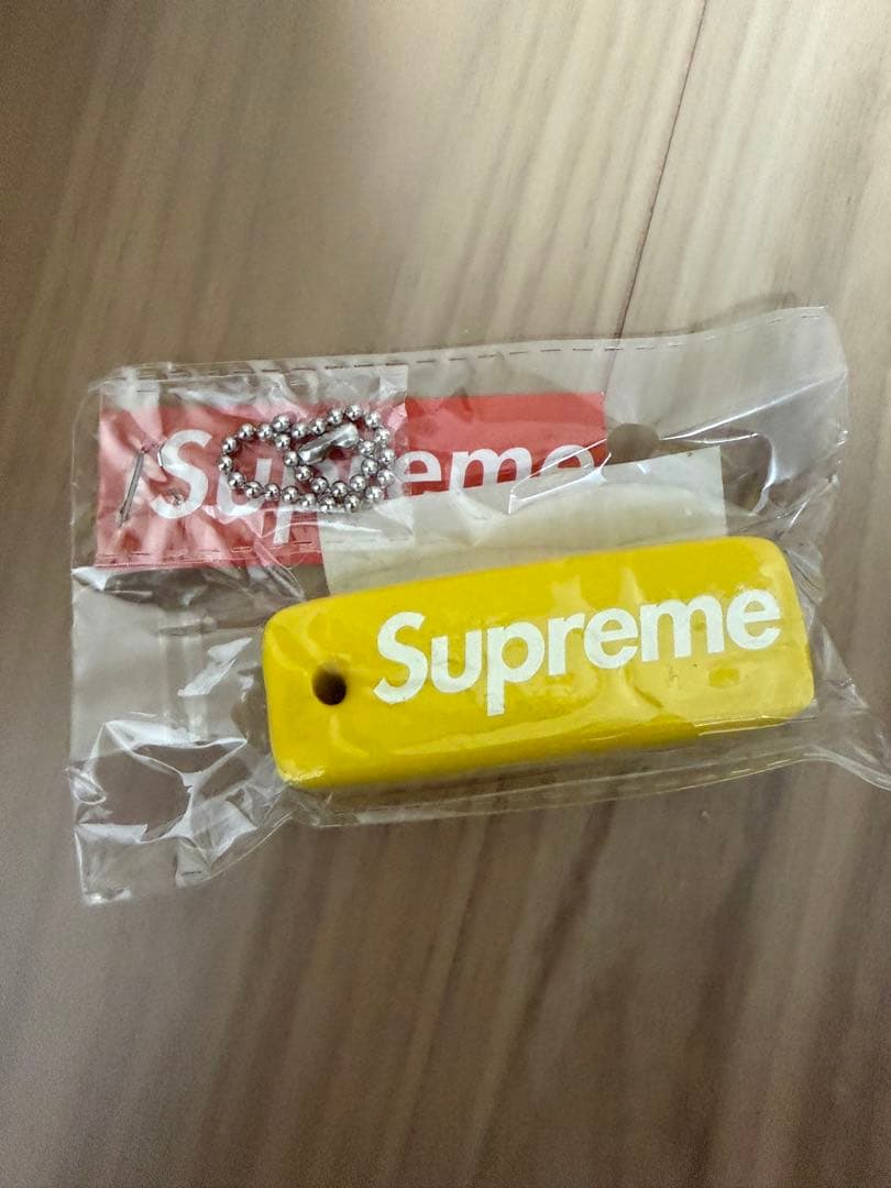 Supreme Floating Keychainキーホルダー / キーチェーン