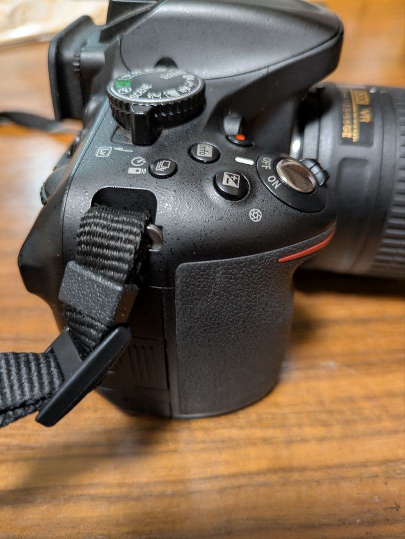 nikon d5200 一眼レフ　カメラ