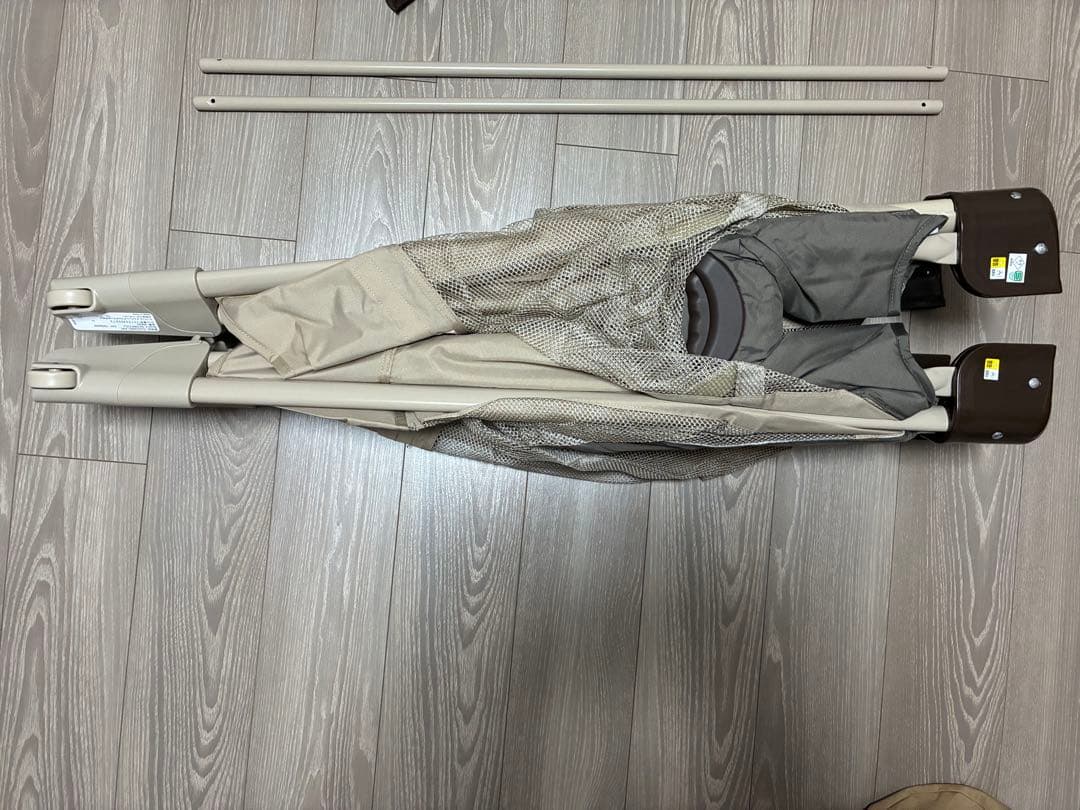 ベビーベッド 折りたたみ式 ベージュ　アップリカ　ココネルエアー