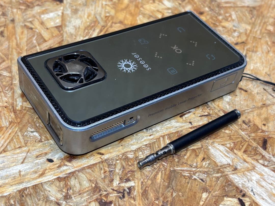 モバイル レーザービーム プロジェクター M1 Seeser