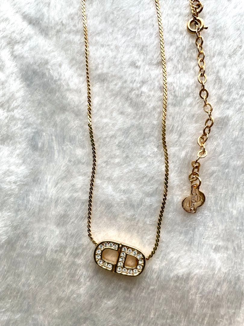 クリスチャンディオール ラインストーンCDロゴ ネックレス