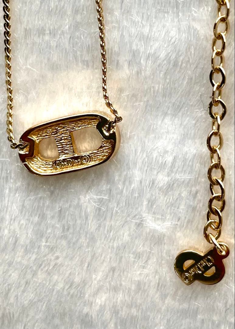 クリスチャンディオール ラインストーンCDロゴ ネックレス