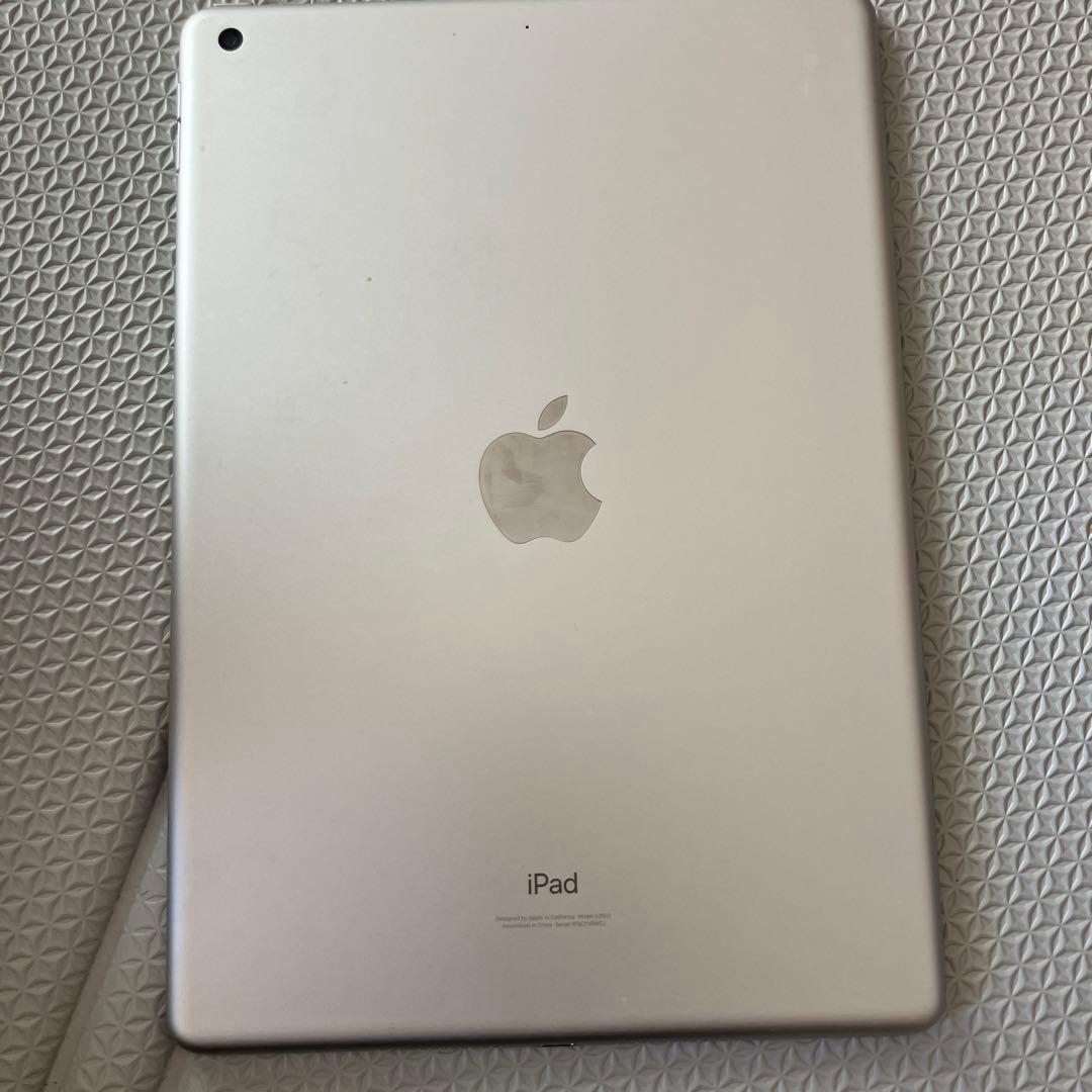 Apple iPad 第9世代　Wi-Fi 64GBシルバー