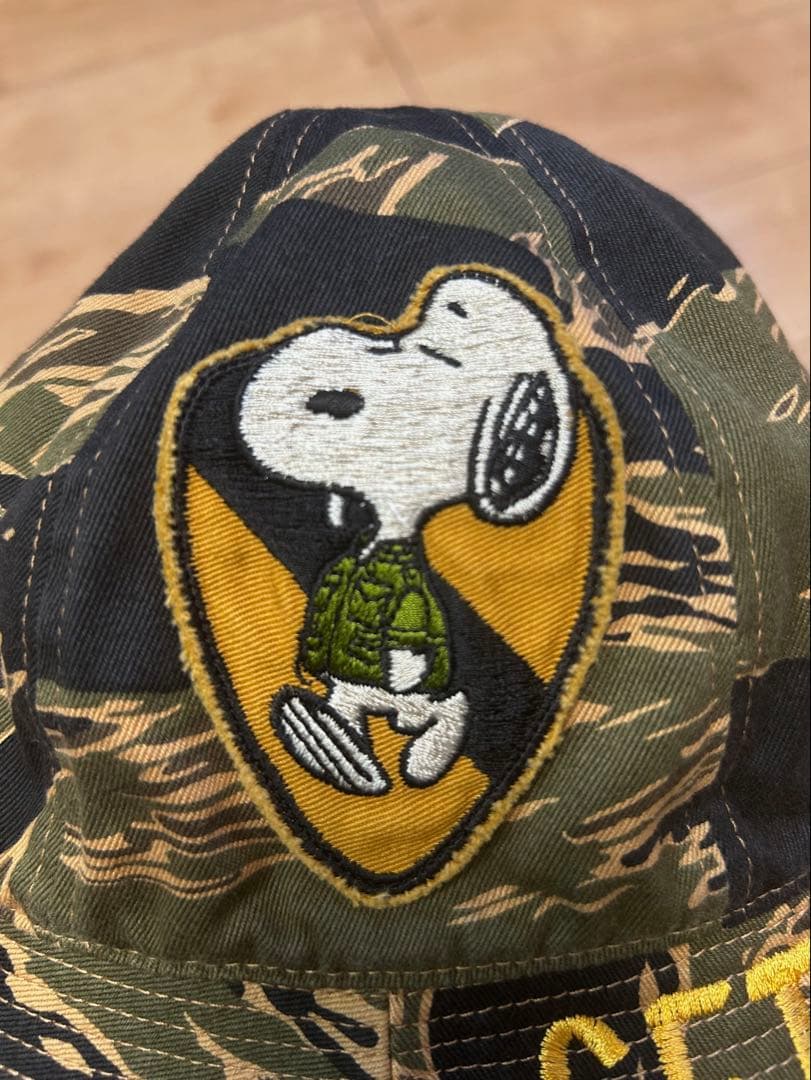 未使用　美品　Lサイズバズリクソンズ　スヌーピー　バケットハット