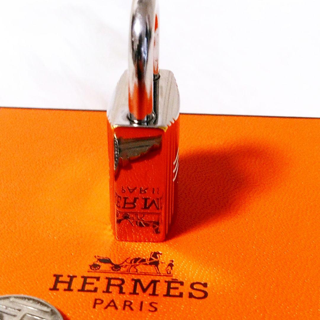 HERMES エルメス カデナ南京錠パドロック　チャームアクセサリー