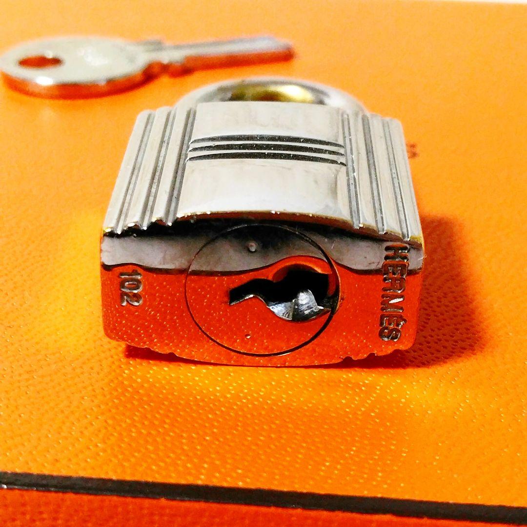 HERMES エルメス カデナ南京錠パドロック　チャームアクセサリー