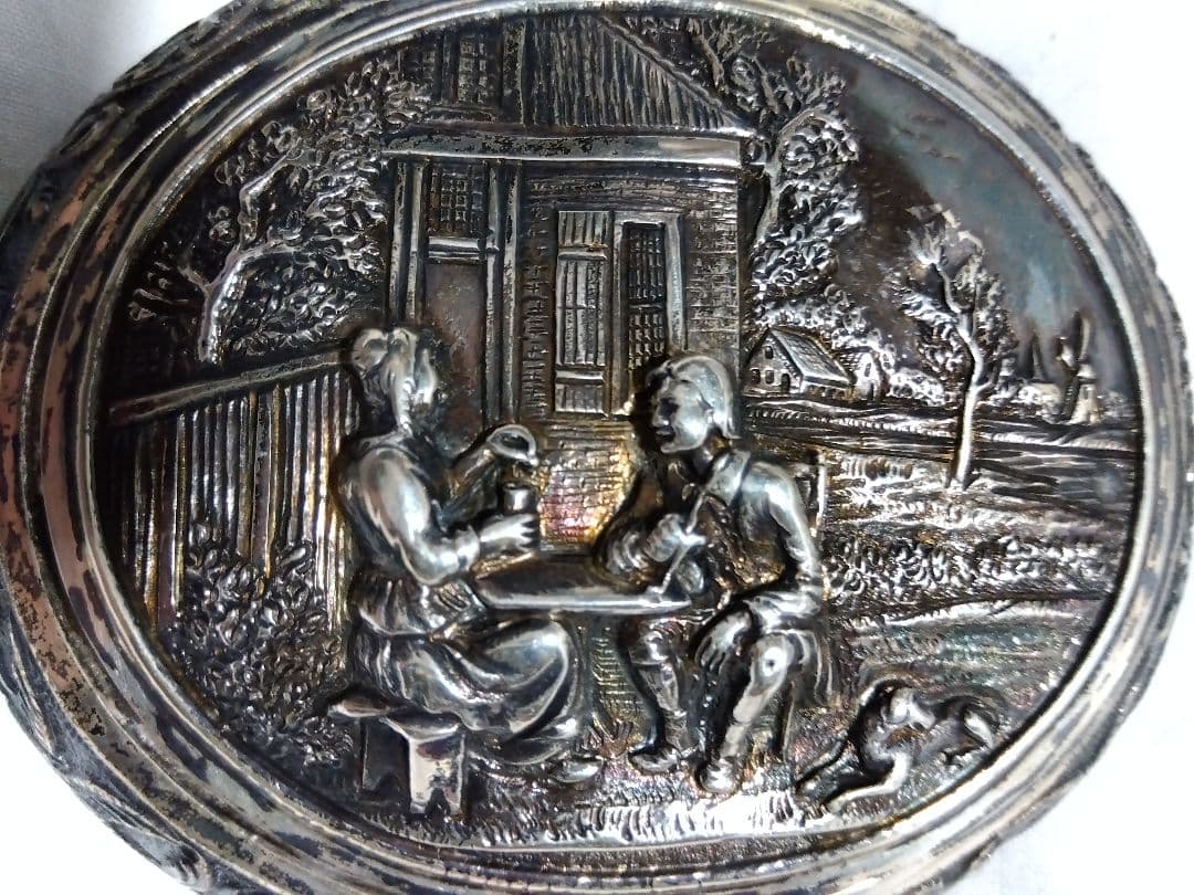 ♪小箱　ボンボニエール？ 銀製？ 犬の刻印 ？