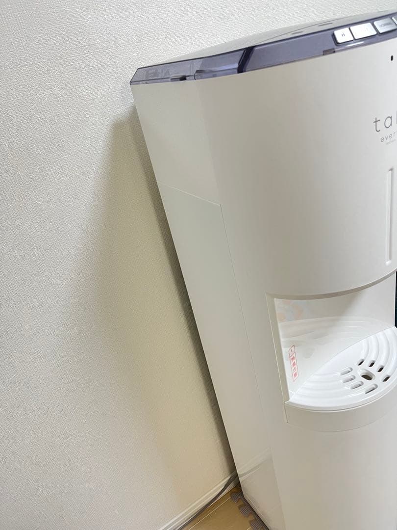 ウォーターサーバー　エブリィフレシャスtall 2024年製