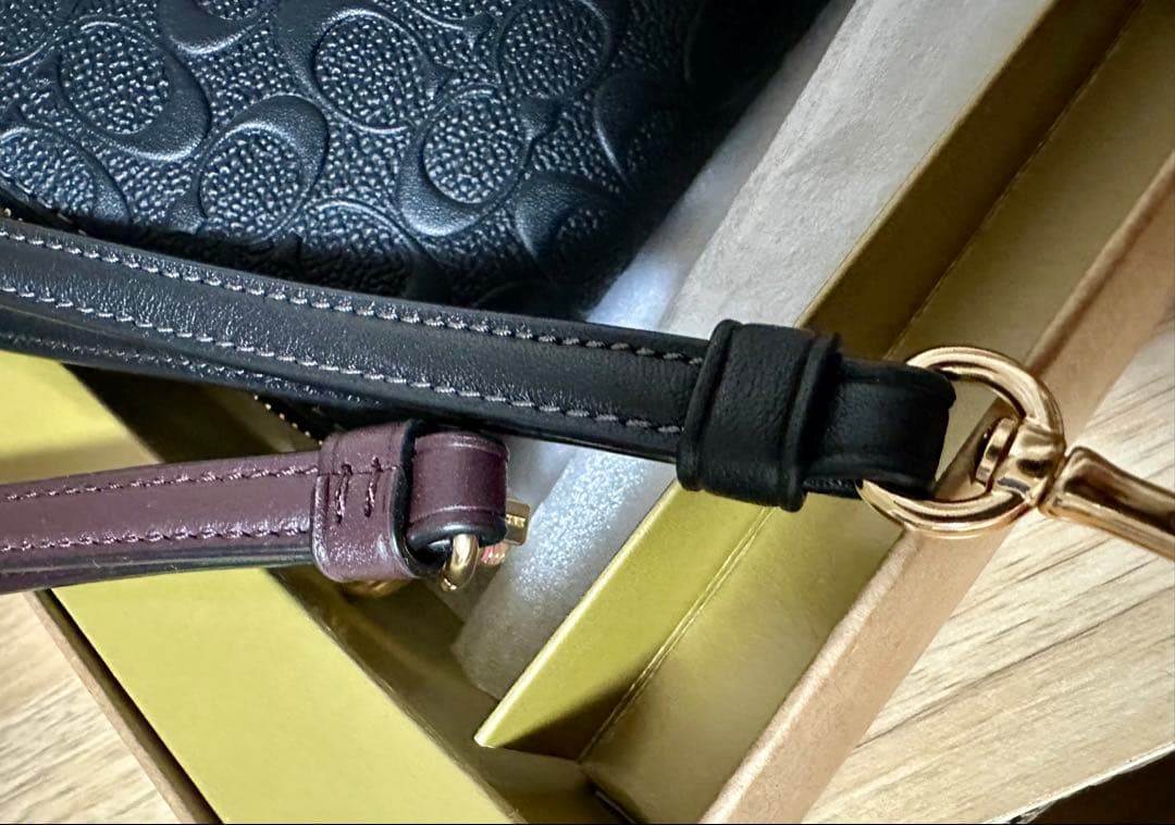 COACH ロング ジップ アラウンド ウォレット・シグネチャーレザー