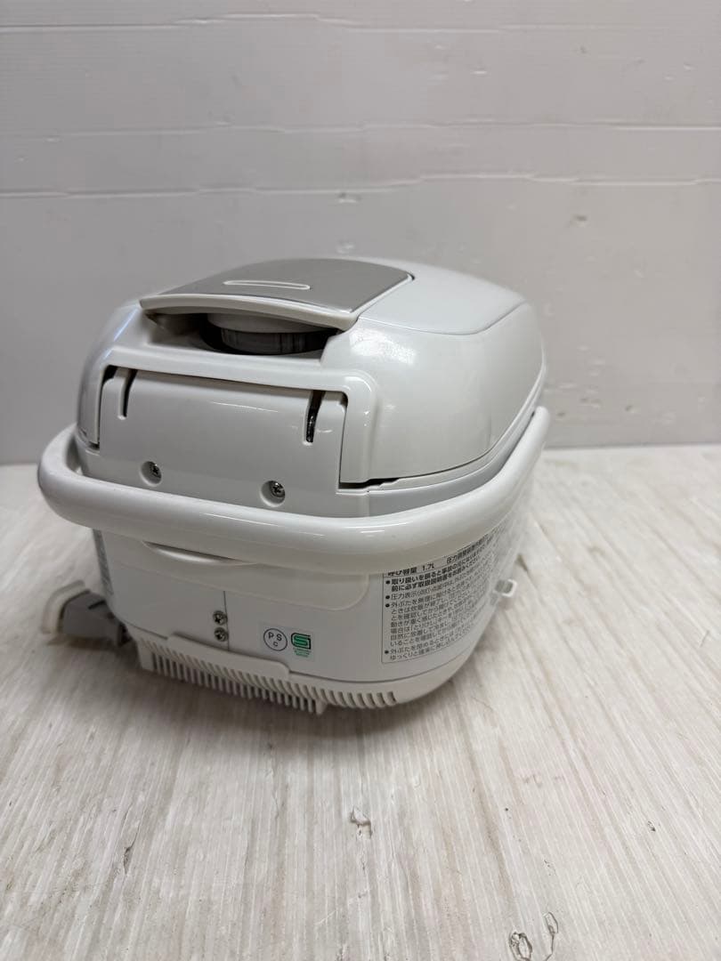 象印　圧力炊飯器3合炊き　NP-RN05　22年製