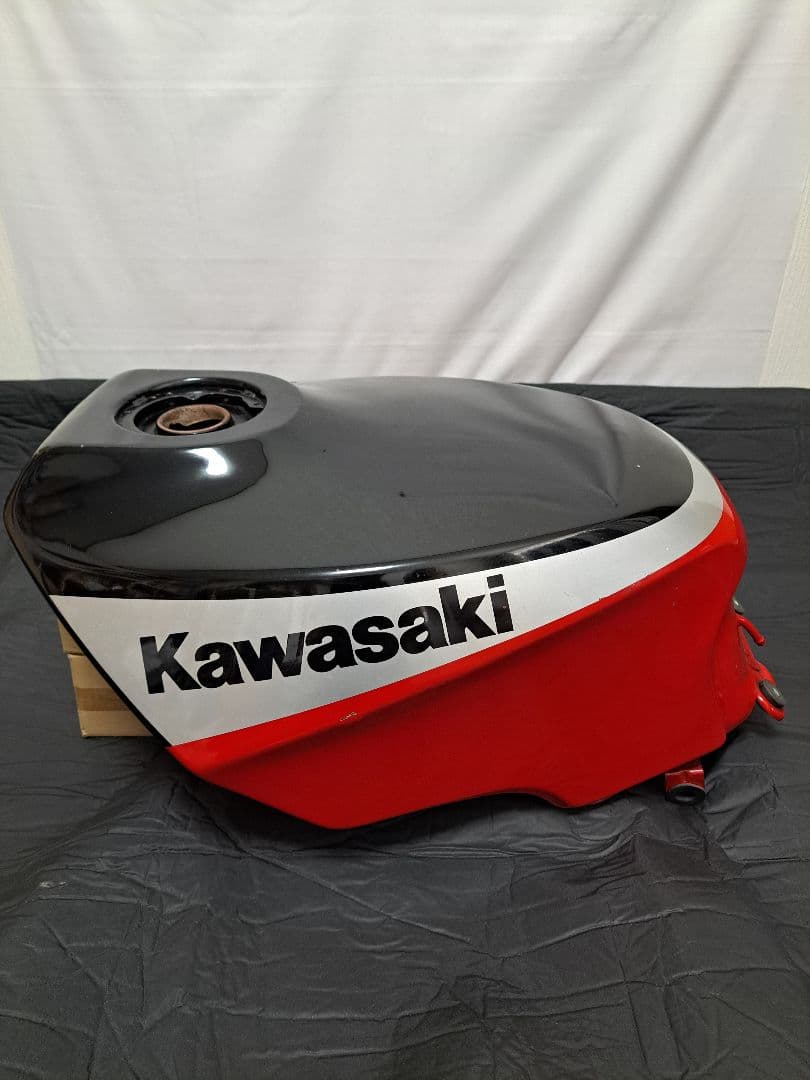 Kawasaki GPZ400R ガソリンタンク