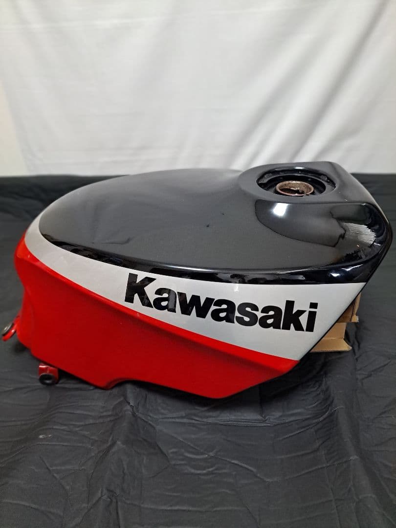 Kawasaki GPZ400R ガソリンタンク