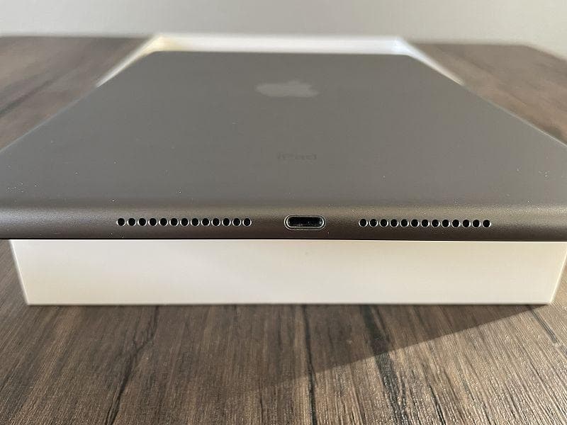 ⑪【美品】iPad Apple 第9世代　Wi-Fiモデル　64GB