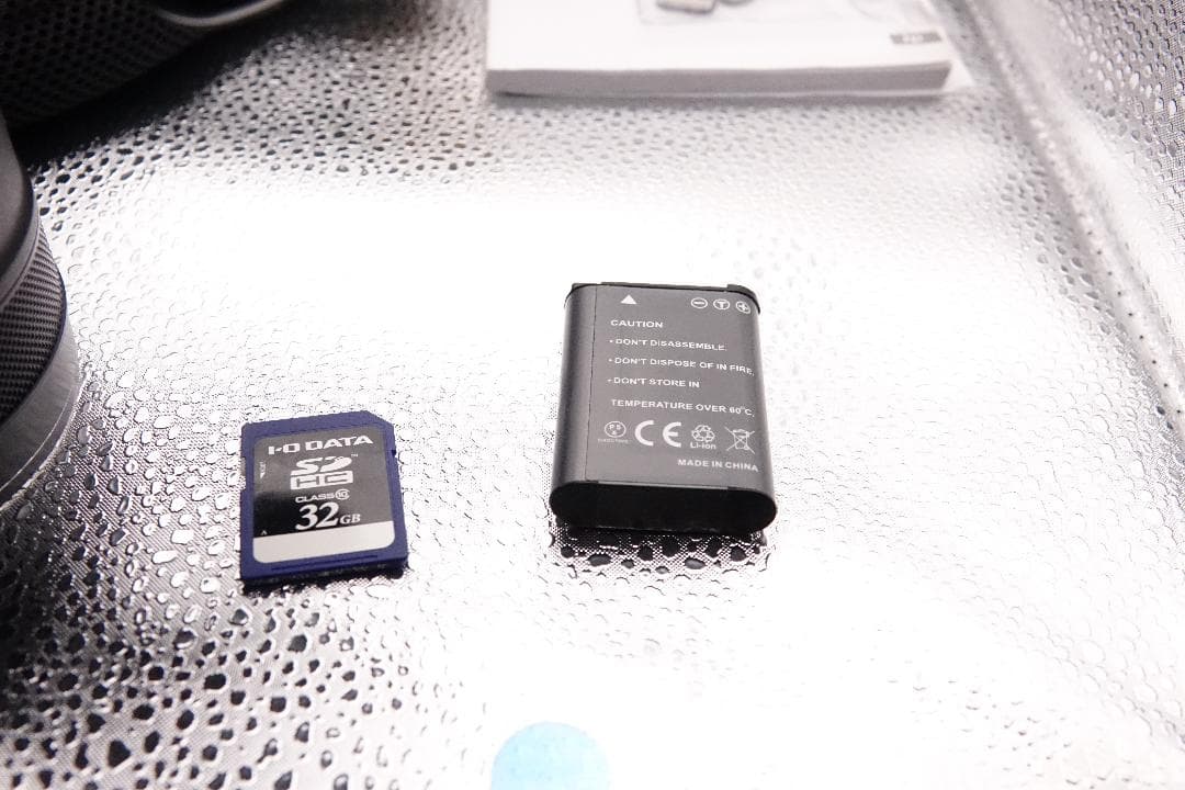 Nikon COOLPIX P900 　外箱、ポーチその他小物付属