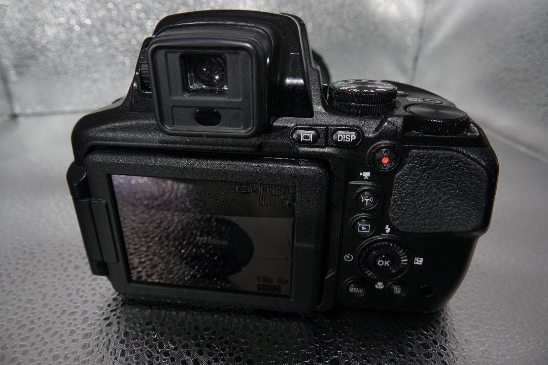 Nikon COOLPIX P900 　外箱、ポーチその他小物付属