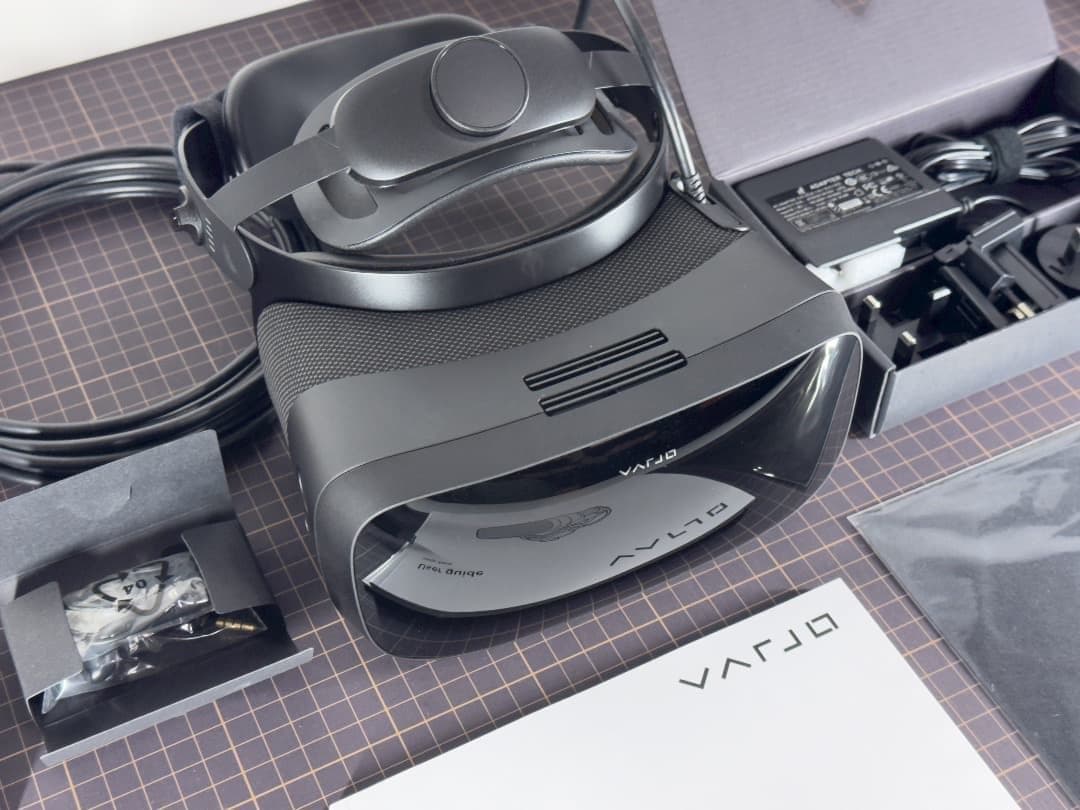 最終値下げ 未使用に近い Varjo Aero VRヘッドセット＋アクセサリー