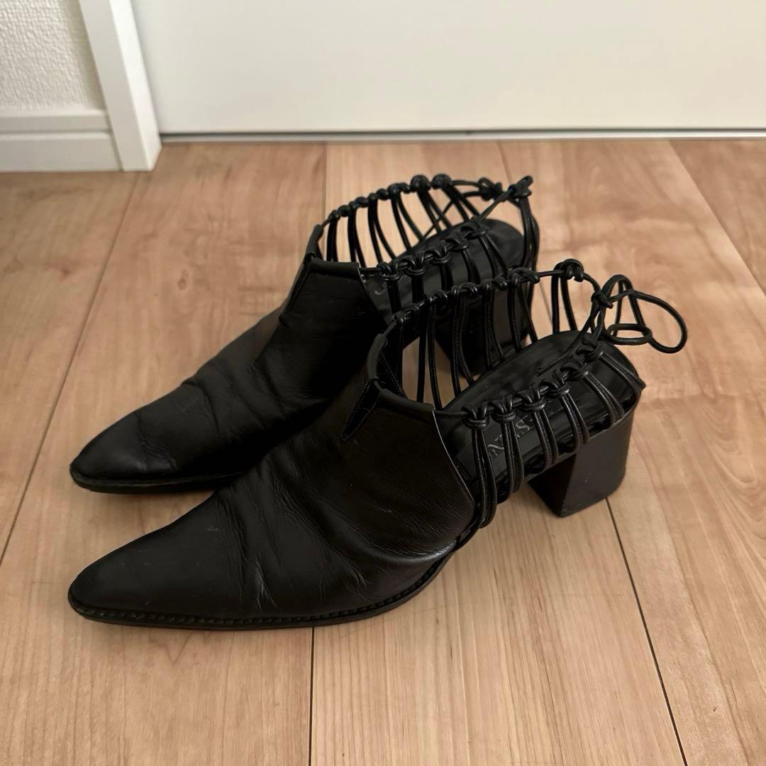 裏張り済み　【UNTISHOLD】 Klara 37 Black