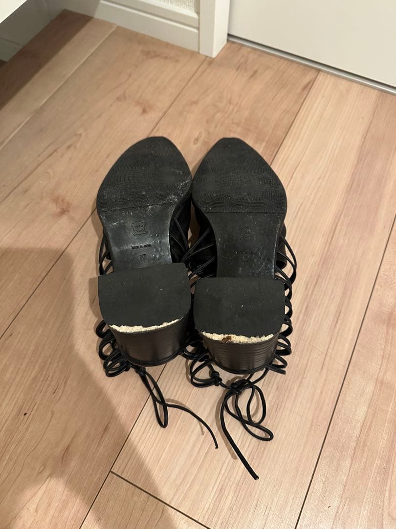 裏張り済み　【UNTISHOLD】 Klara 37 Black