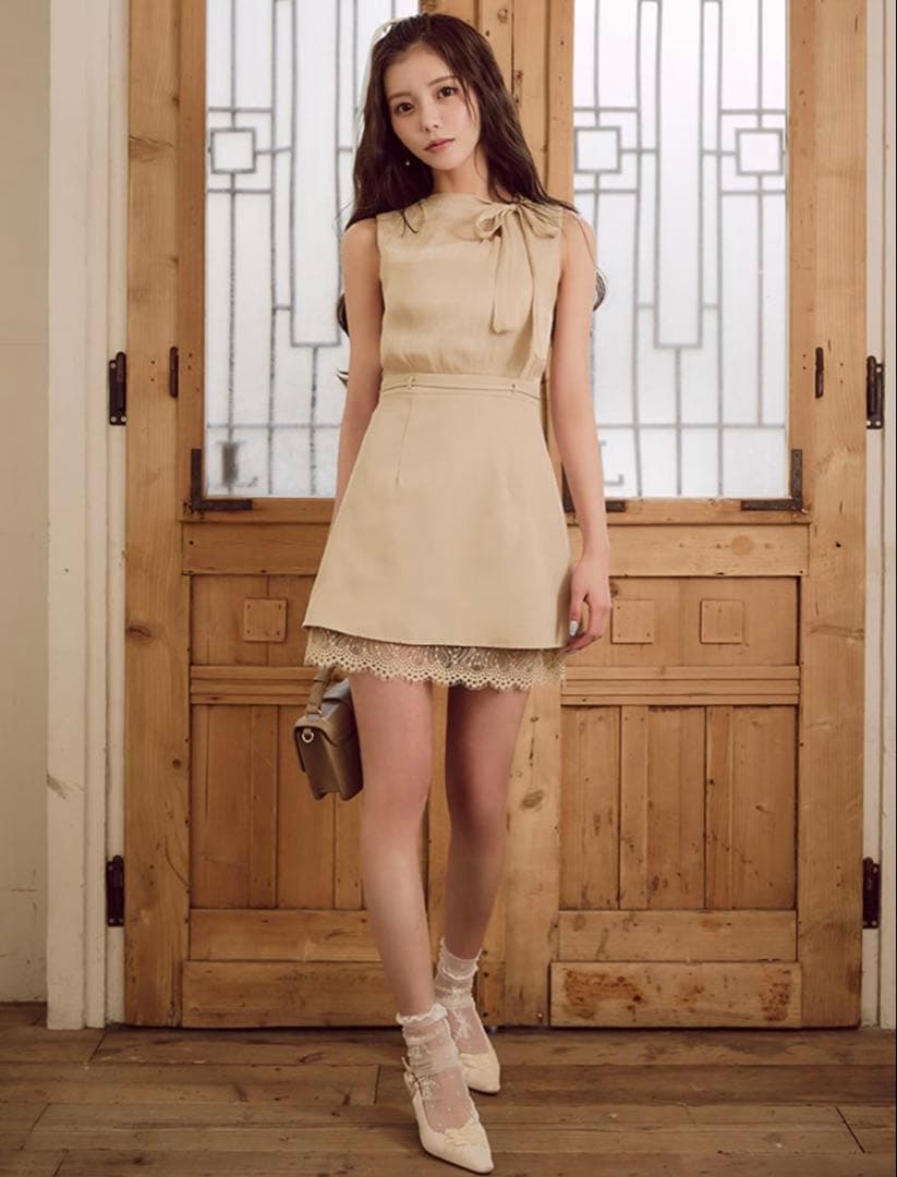 jewels リボン付きベージュノースリーブドレス