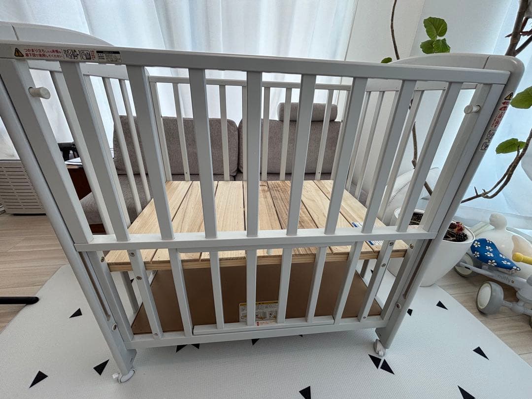 カトージ　ベビーベッド　ミニタチベッド　グレー