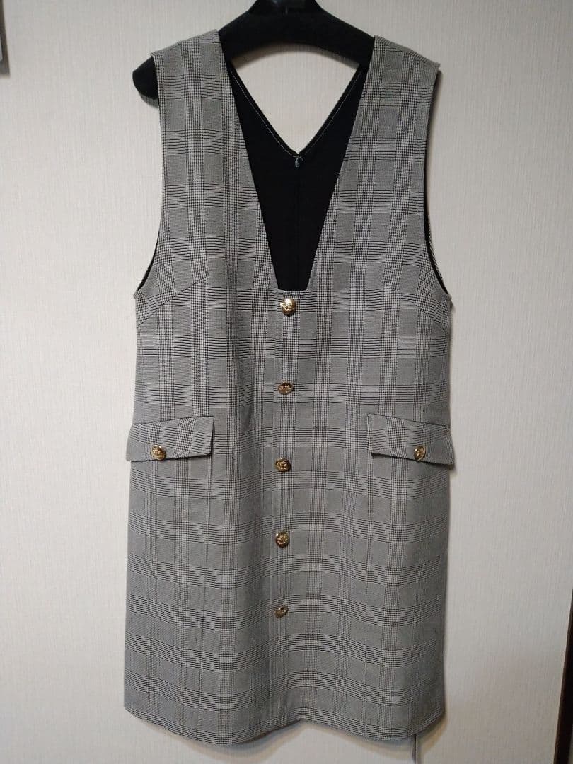 JUSGLITTY フロントボタンミニジャンスカ