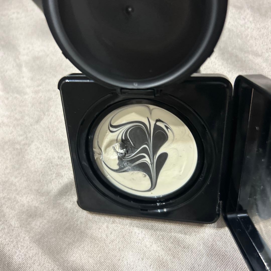 ジバンシイ ソワンノワール UV コンパクト 12g