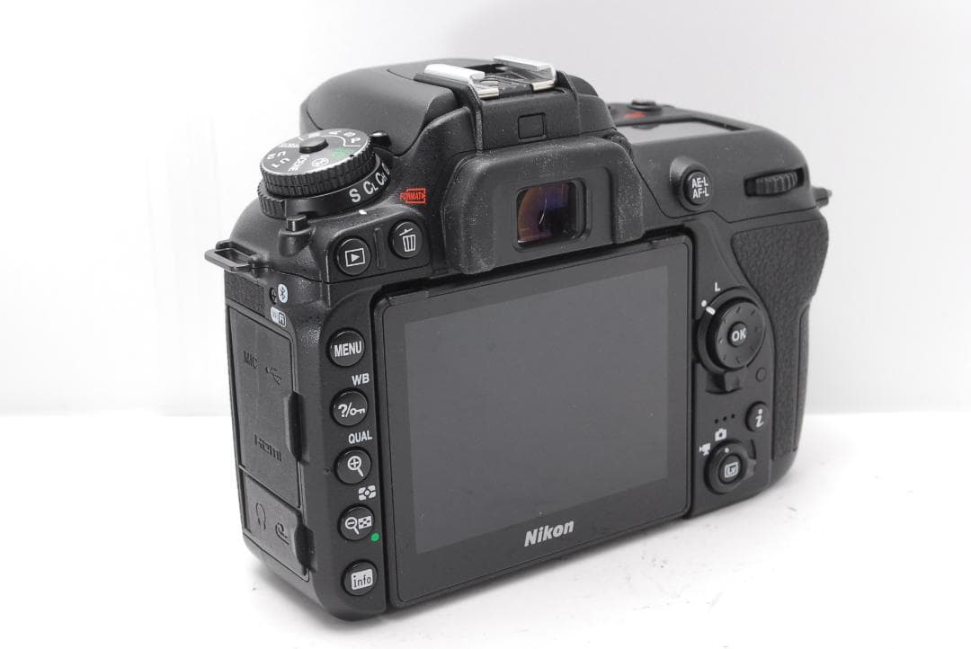 【使用感極少】Nikon D7500　ボディ　WiFi・Bluetooth搭載