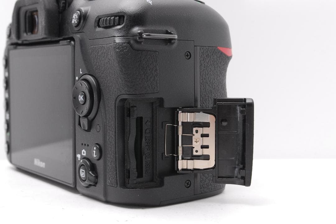 【使用感極少】Nikon D7500　ボディ　WiFi・Bluetooth搭載