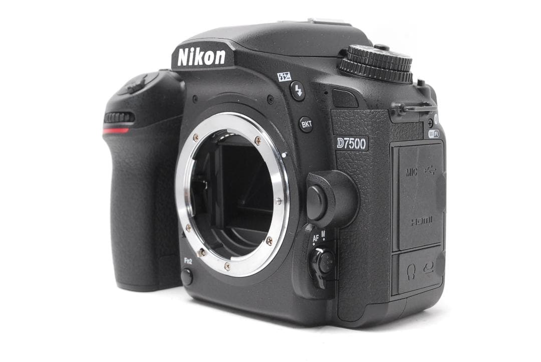 【使用感極少】Nikon D7500　ボディ　WiFi・Bluetooth搭載