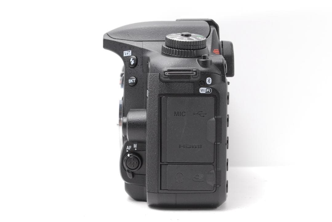 【使用感極少】Nikon D7500　ボディ　WiFi・Bluetooth搭載