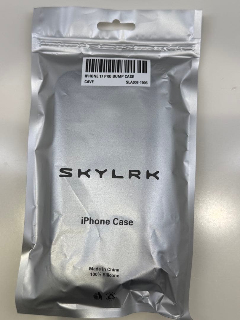 【SKYLRK】iPhone 17 Pro ケース Bump（ブラック）