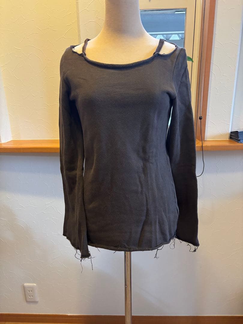 LGB オフショルダー 長袖カットソー